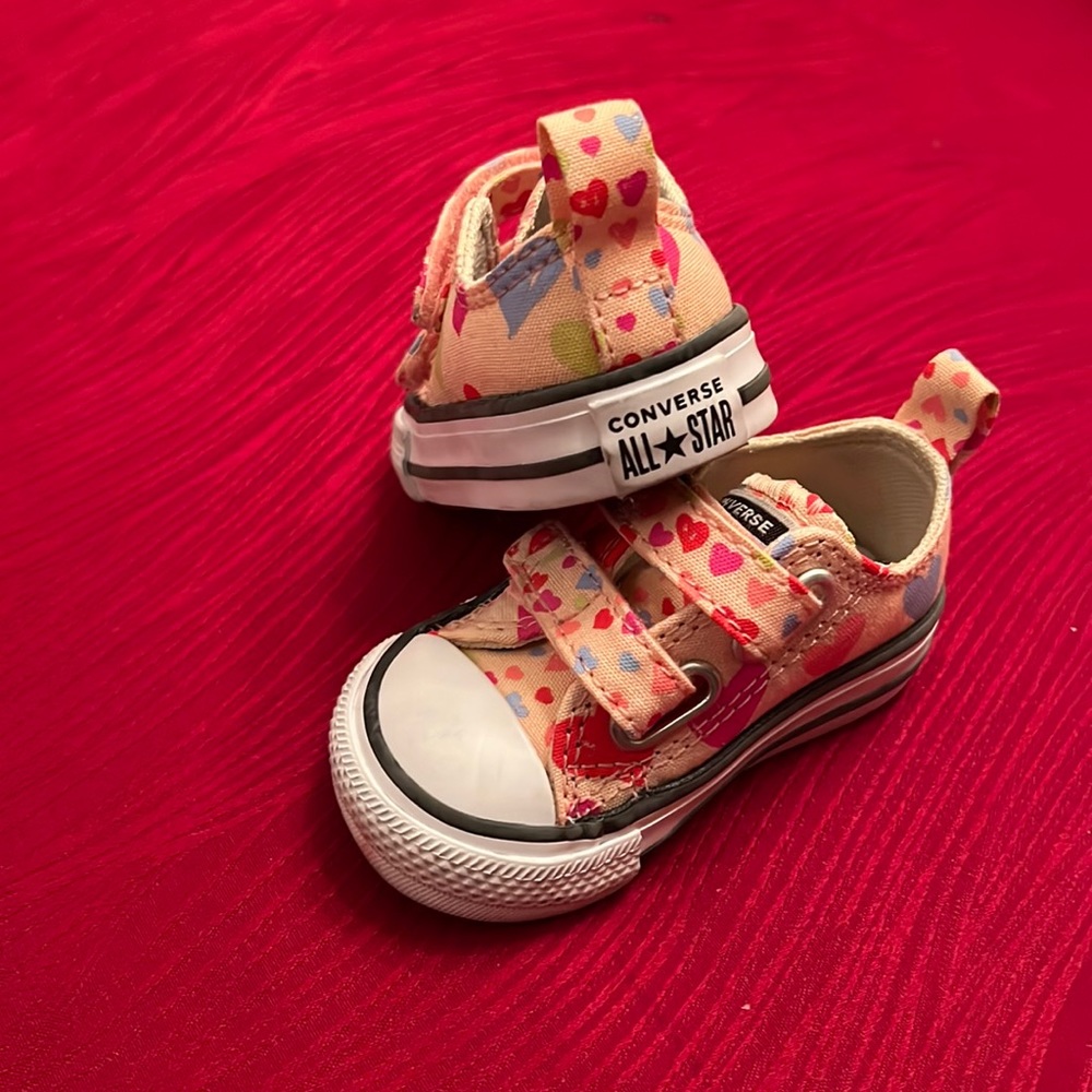 Converse shoes infant size 2- pink with hearts